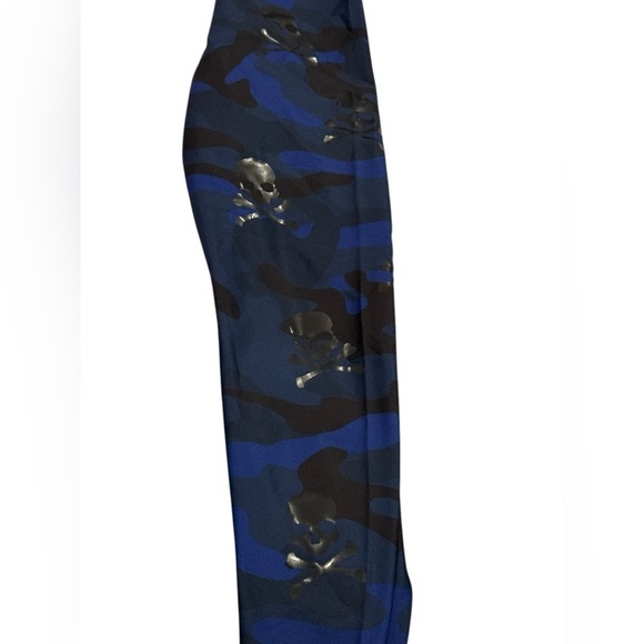 Women’s SoulCycle X UltraCor Black/ Blue Camo Skull Print Ankle Leggings: Size S - Picture 5 of 9